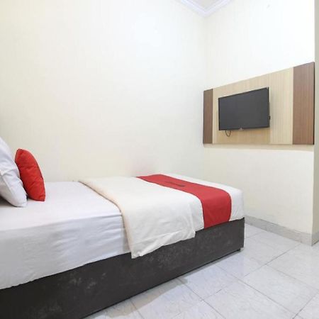 Reddoorz Plus Near Stadion Mandala Krida Yogyakarta Kültér fotó