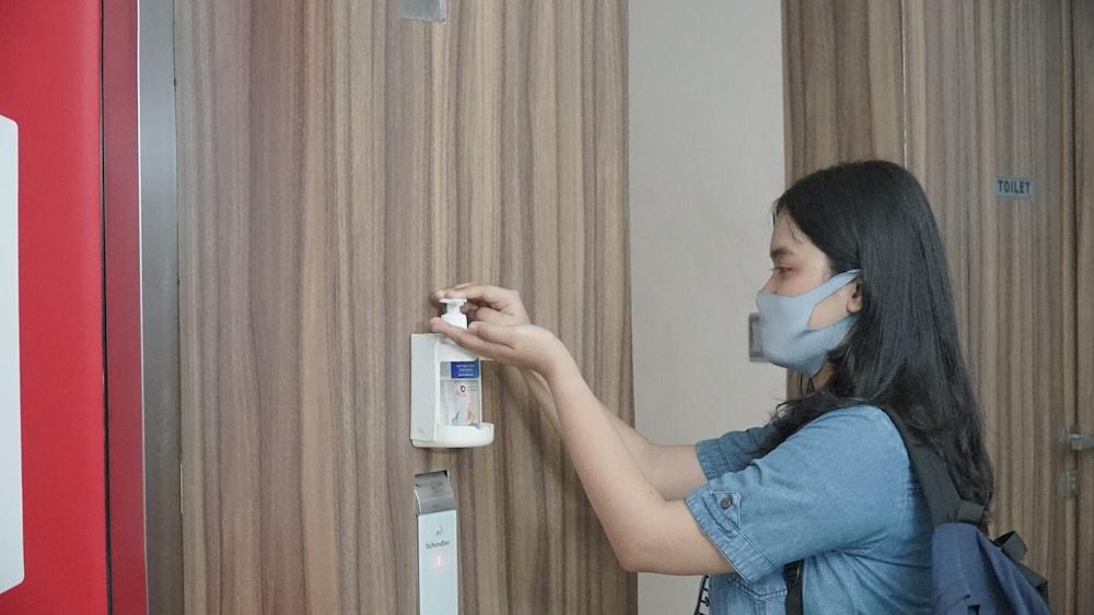 Reddoorz Plus Near Stadion Mandala Krida Yogyakarta Kültér fotó