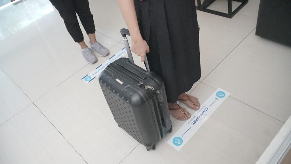 Reddoorz Plus Near Stadion Mandala Krida Yogyakarta Kültér fotó