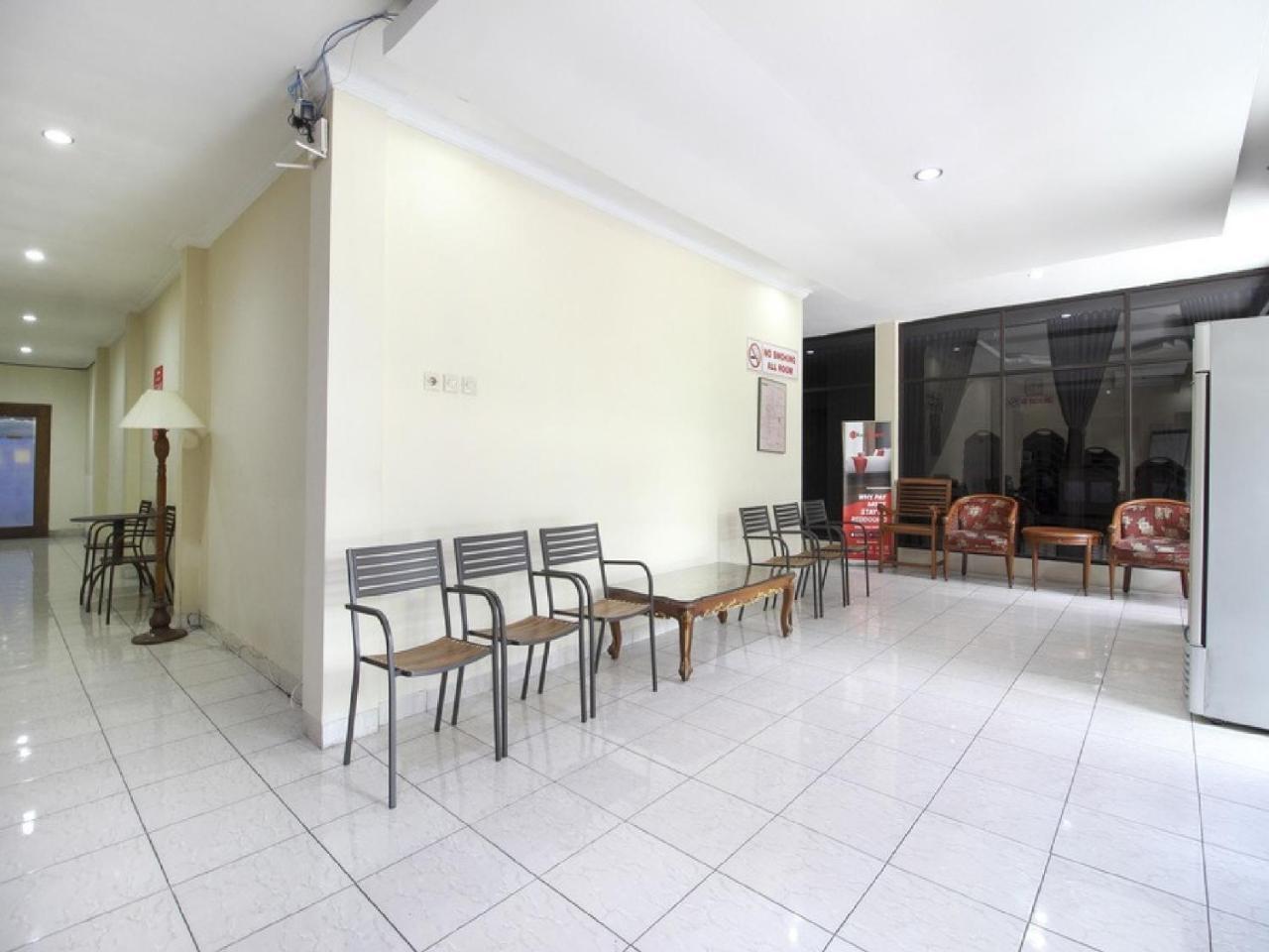Reddoorz Plus Near Stadion Mandala Krida Yogyakarta Kültér fotó
