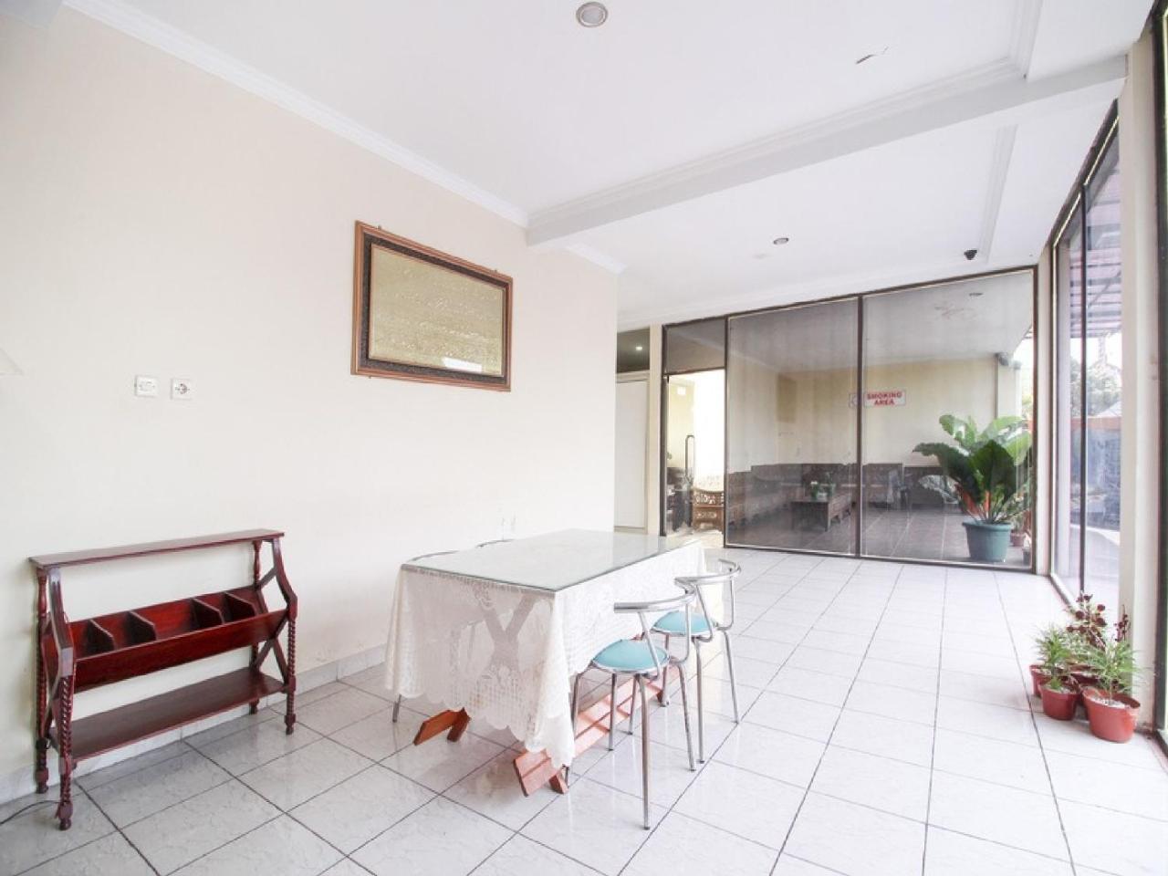 Reddoorz Plus Near Stadion Mandala Krida Yogyakarta Kültér fotó