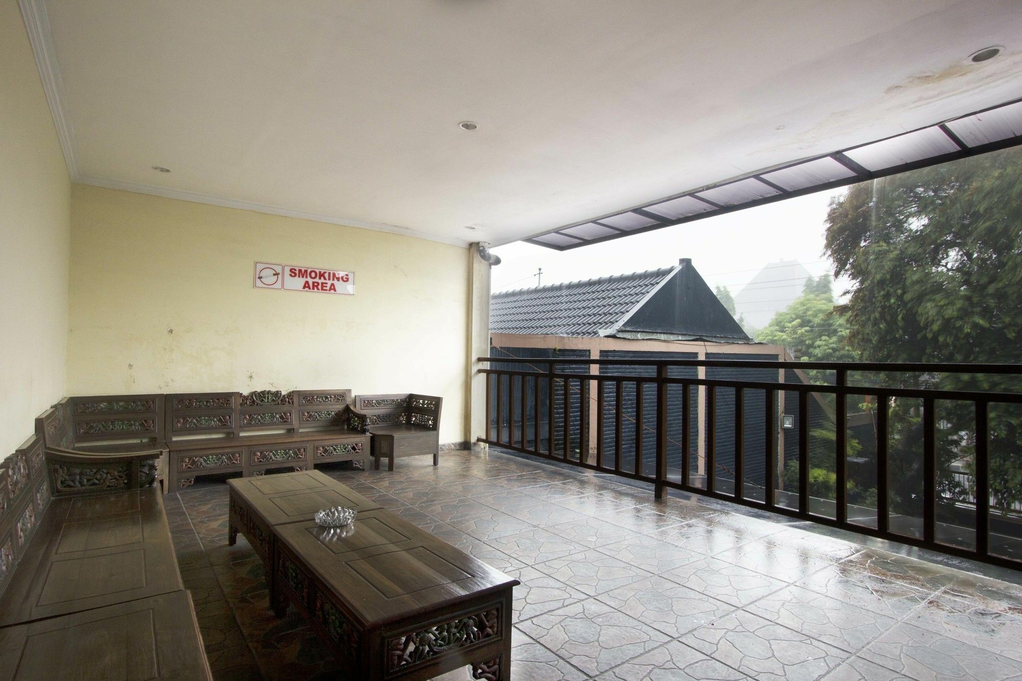 Reddoorz Plus Near Stadion Mandala Krida Yogyakarta Kültér fotó