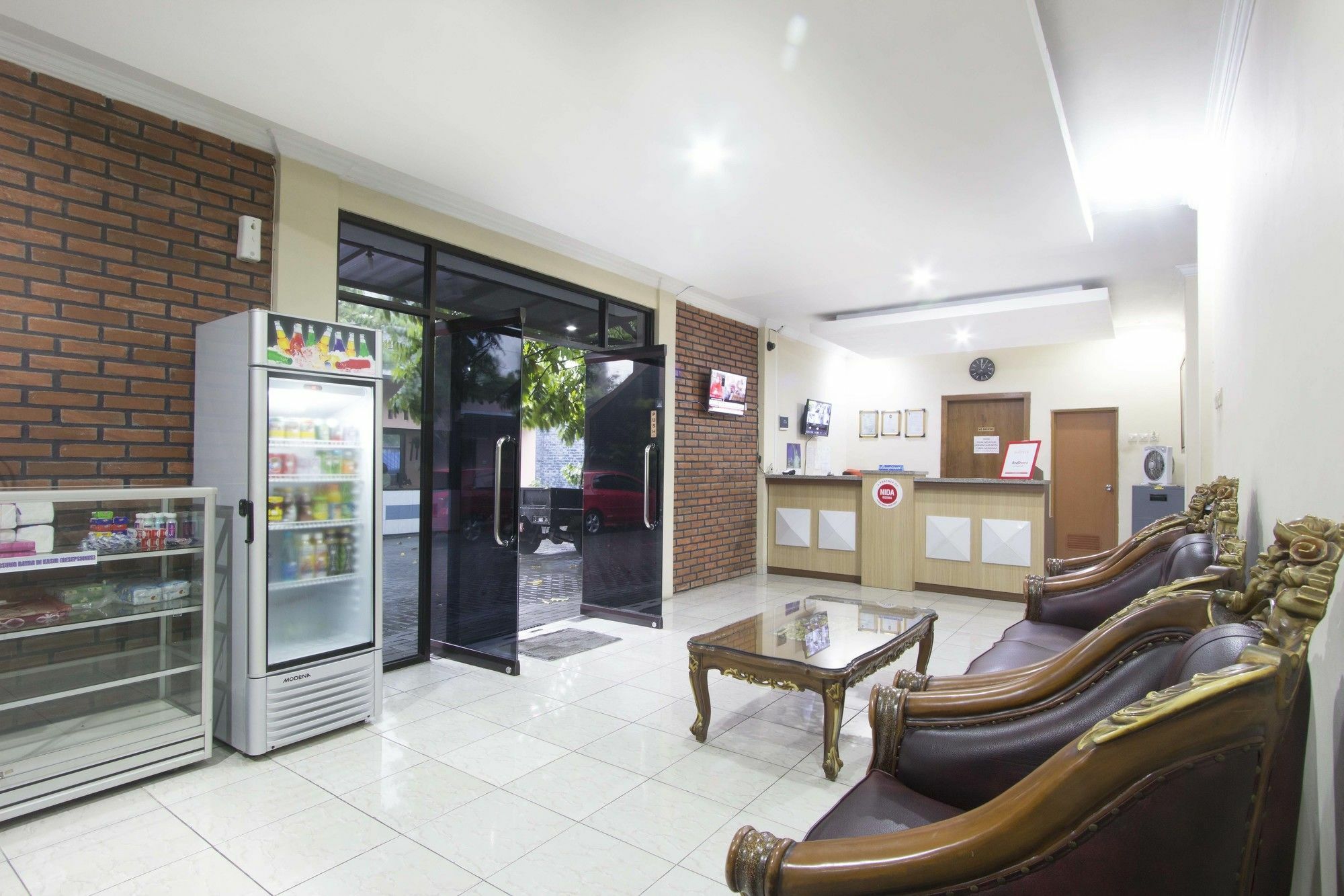 Reddoorz Plus Near Stadion Mandala Krida Yogyakarta Kültér fotó