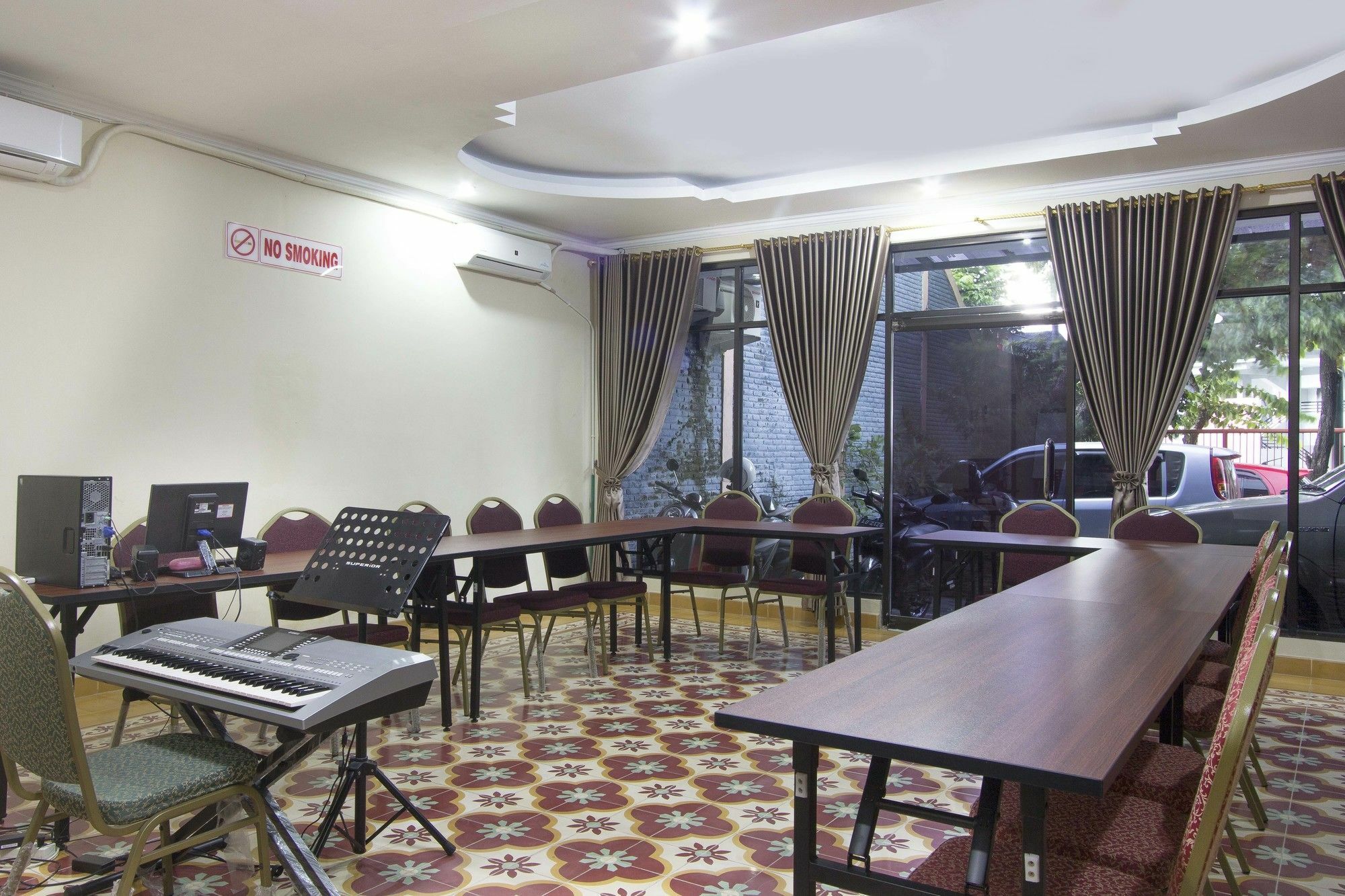 Reddoorz Plus Near Stadion Mandala Krida Yogyakarta Kültér fotó
