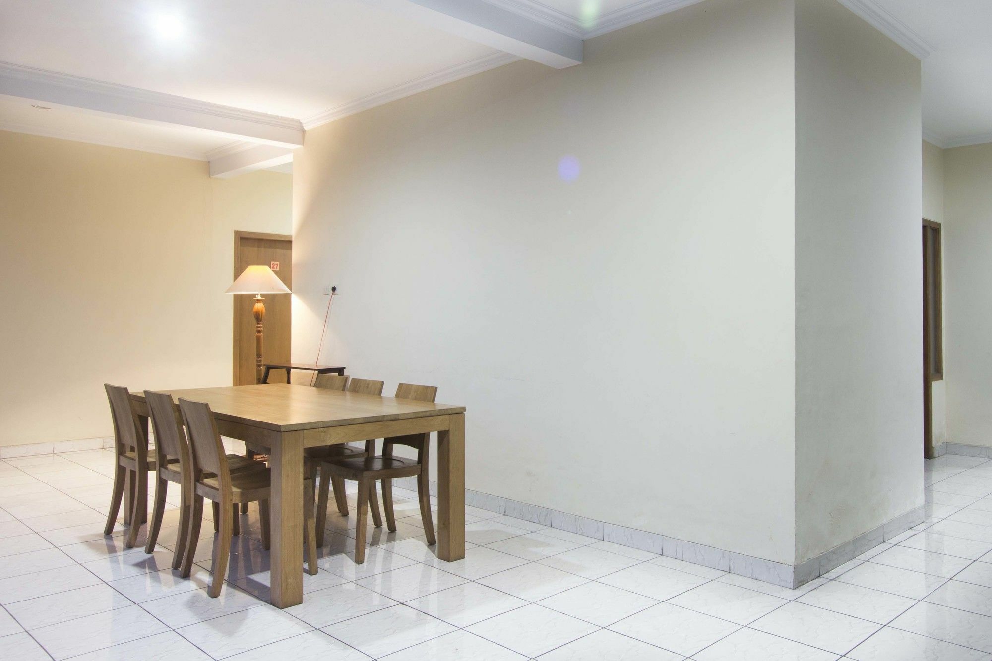 Reddoorz Plus Near Stadion Mandala Krida Yogyakarta Kültér fotó