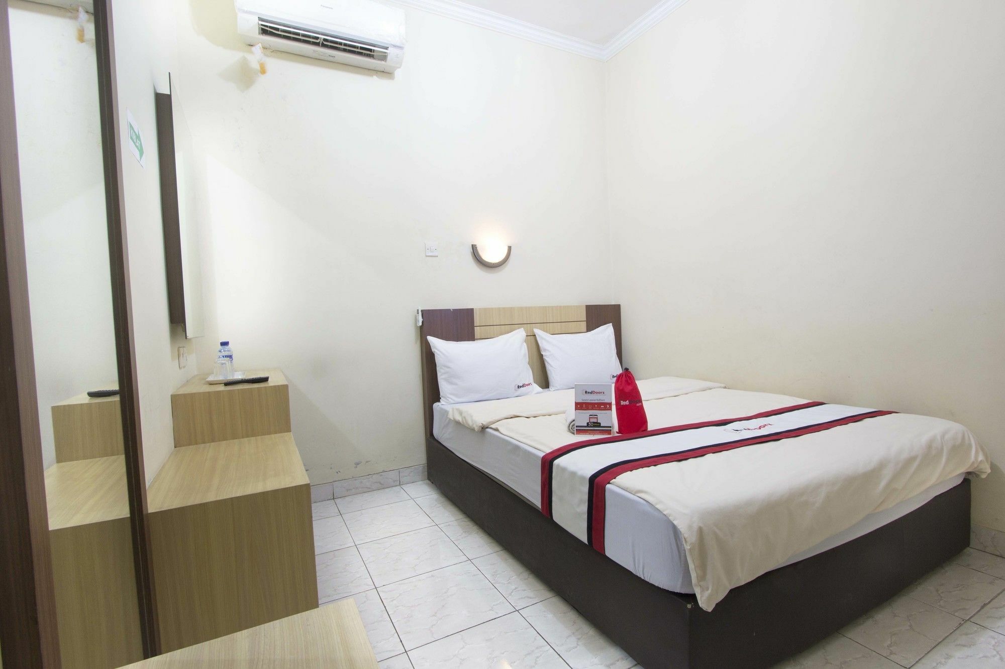 Reddoorz Plus Near Stadion Mandala Krida Yogyakarta Kültér fotó