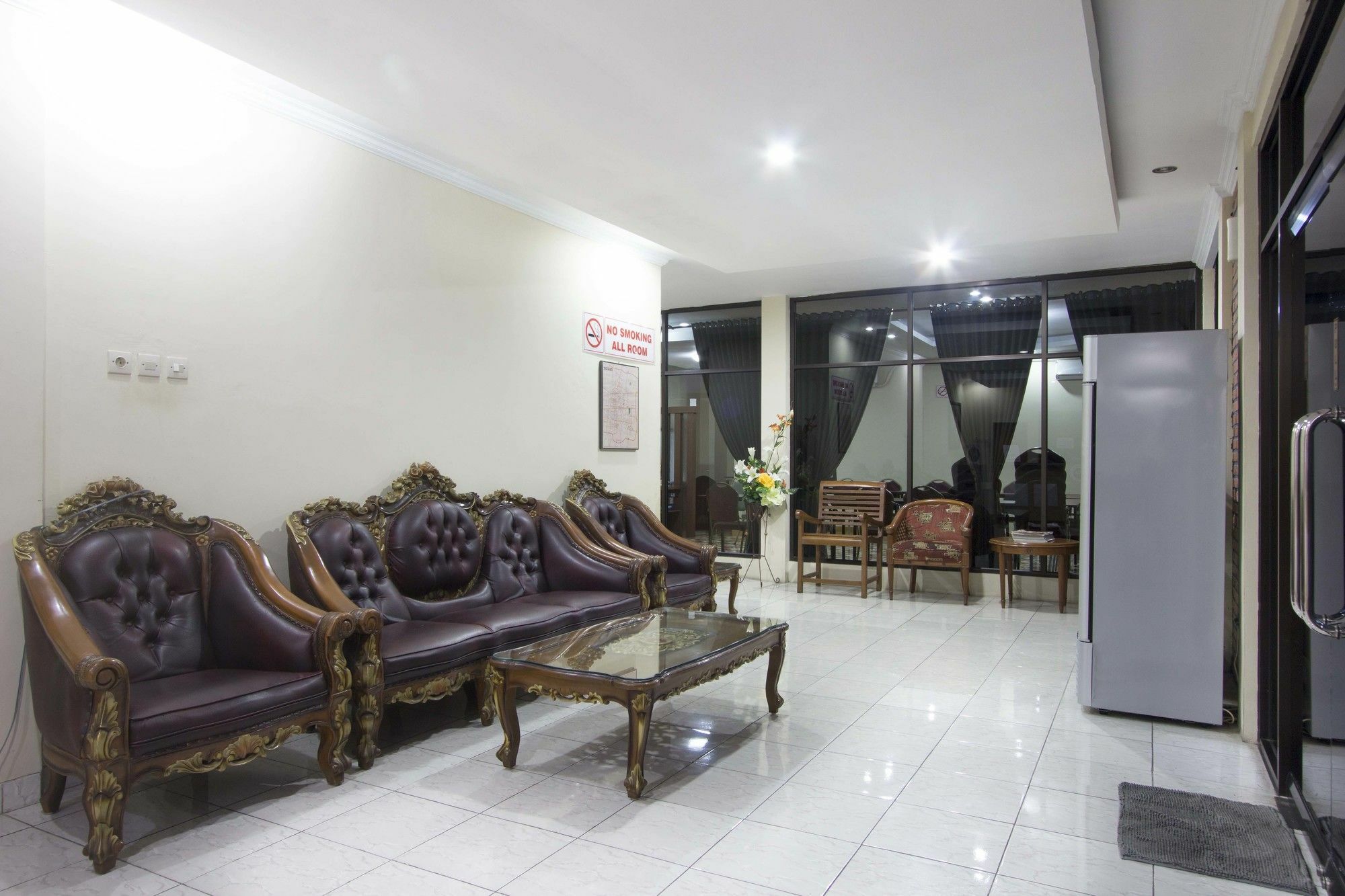 Reddoorz Plus Near Stadion Mandala Krida Yogyakarta Kültér fotó